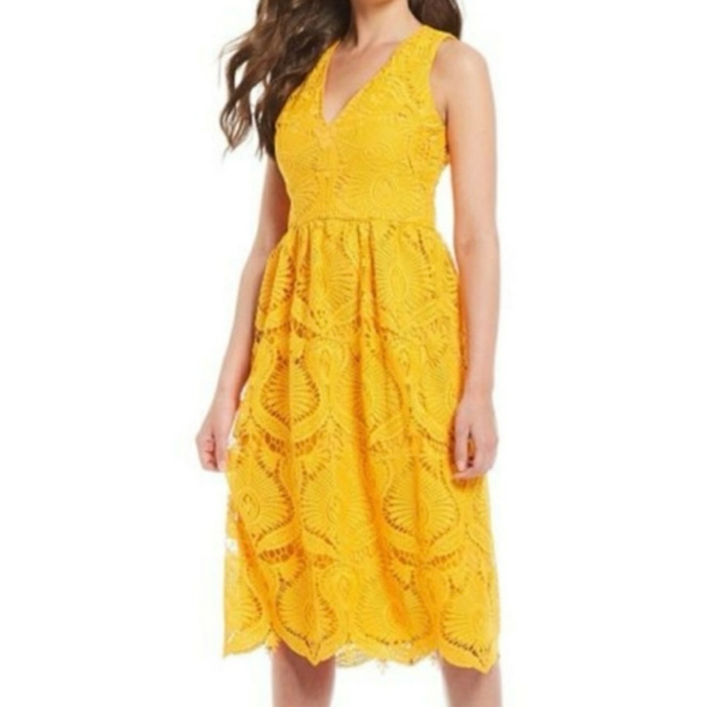 Gianni Bini Bright Yellow Lace Sleeveless V Neck Dress Sz 2